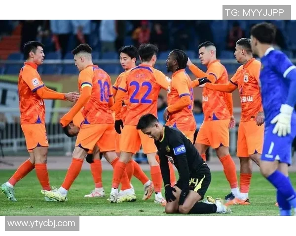 足球明星场外争执视频曝光引发热议球迷反应不一