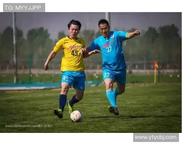 足球明星郑志的精彩瞬间与职业生涯回顾照片集锦