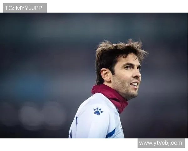 卡卡足球明星手绘头像艺术作品展现足球魅力与个人风采的完美结合